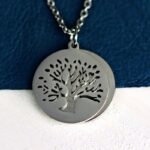 Bild von   halskette mit gravur baum unjpg | fotogeschenkideende 🎀 Geschenke mit eigenem Foto Motiv o Text