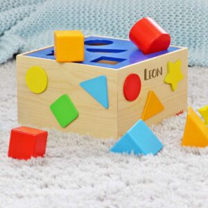 Personalisierbares Steckspiel Sortierbox aus Holz