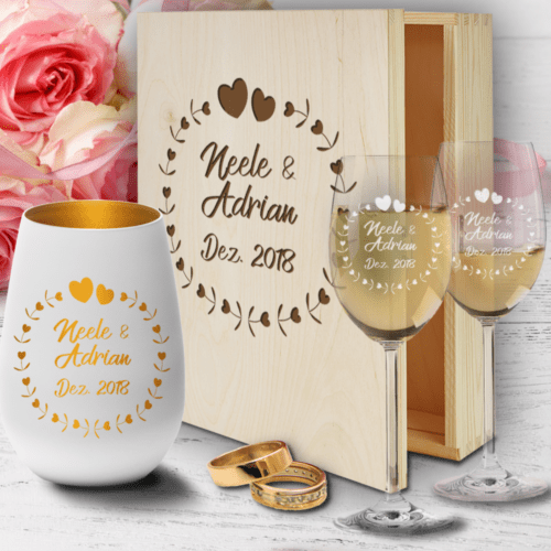 Geschenkbox aus Holz zur Hochzeit mit Weißweingläsern und...