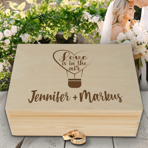 Personalisierte Erinnerungsbox Hochzeit Love is in the air mit...