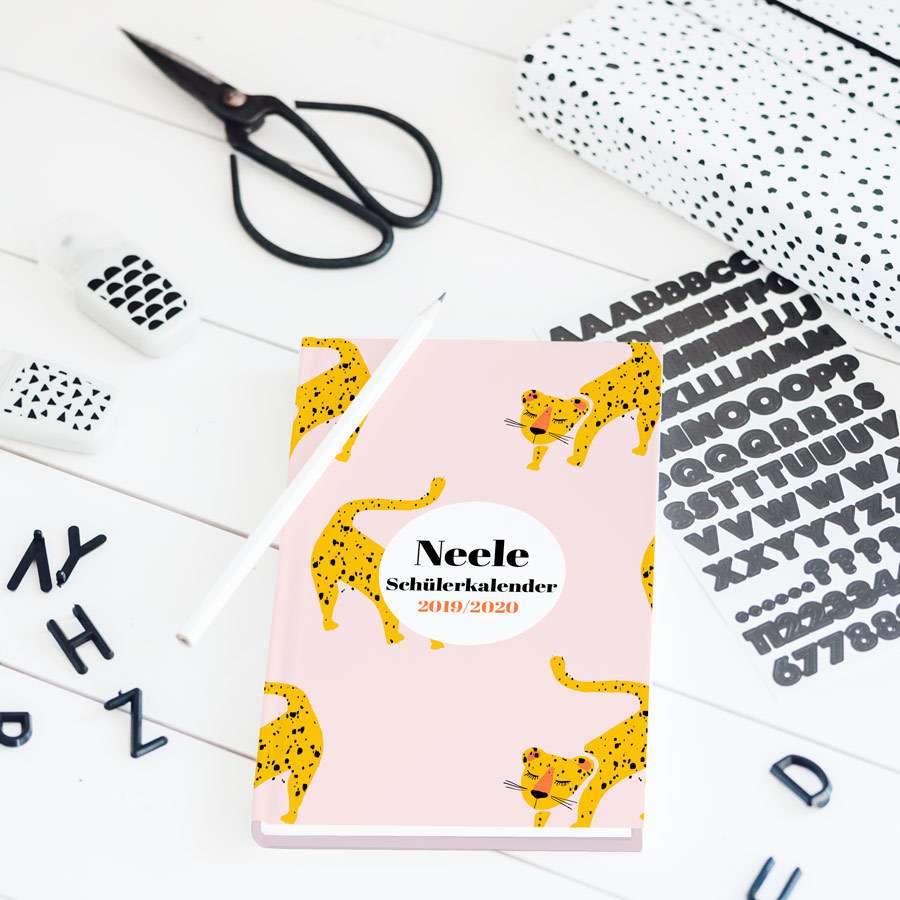 🖼 103022-1-schuelerkalender-2019-2020-h.jpg | fotogeschenkideen.de 🎀 Geschenke mit eigenem Foto, Motiv o. Text Bild von schuelerkalender hjpg | fotogeschenkideende 🎀 Geschenke mit eigenem Foto Motiv o Text