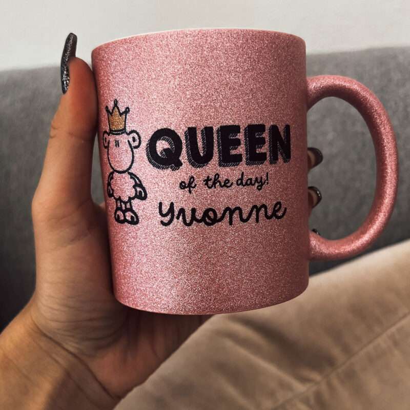 Bild von   glitzertasse queen of the dajpg | fotogeschenkideende 🎀 Geschenke mit eigenem Foto Motiv o Text