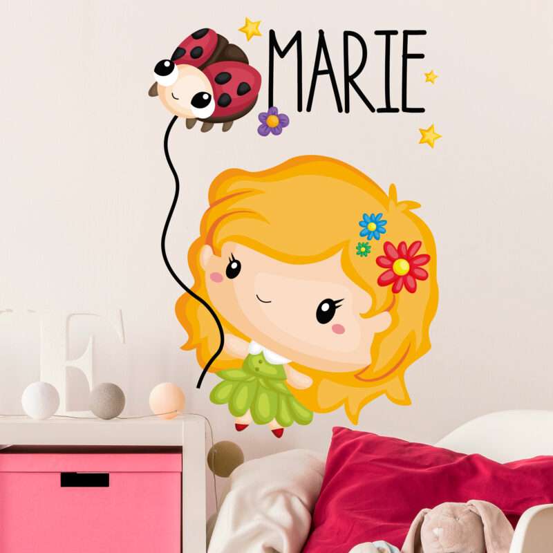 Personalisierbares Marienkäfer Kind Illustration Wandtattoo