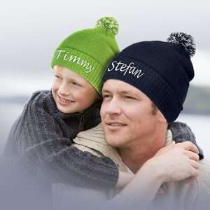 Pudelmütze mit Namen bestickt