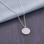 Bild von   kette mit gravur runder anhajpg | fotogeschenkideende 🎀 Geschenke mit eigenem Foto Motiv o Text