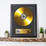 Bild von   goldene schallplatte zur goldejpg | fotogeschenkideende 🎀 Geschenke mit eigenem Foto Motiv o Text