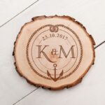 Bild von   baumscheibe mit gravur monogjpg | fotogeschenkideende 🎀 Geschenke mit eigenem Foto Motiv o Text