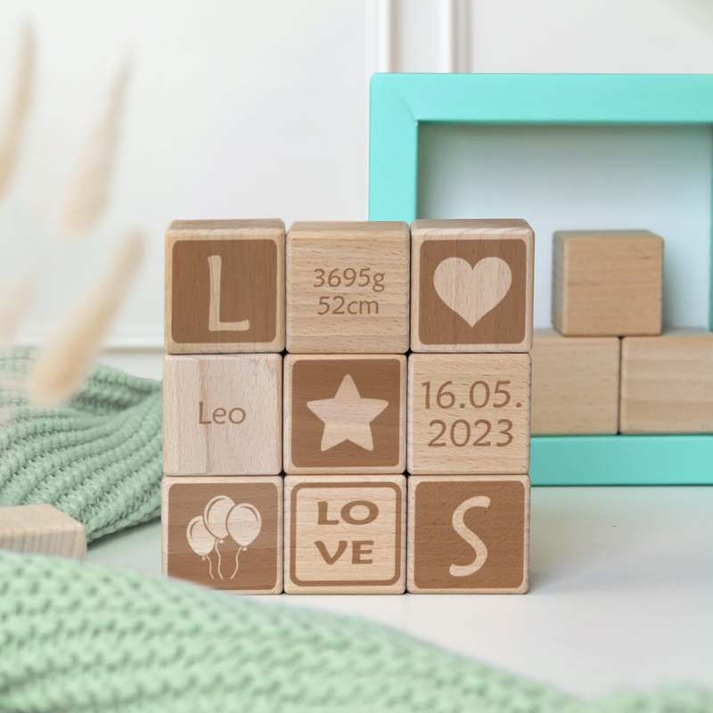Bild von   baby holzwuerfel mit namensgrapng | fotogeschenkideende 🎀 Geschenke mit eigenem Foto Motiv o Text
