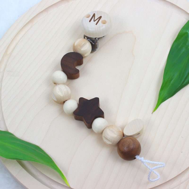 Personalisierbare Schnullerkette Mond und Stern aus Holz