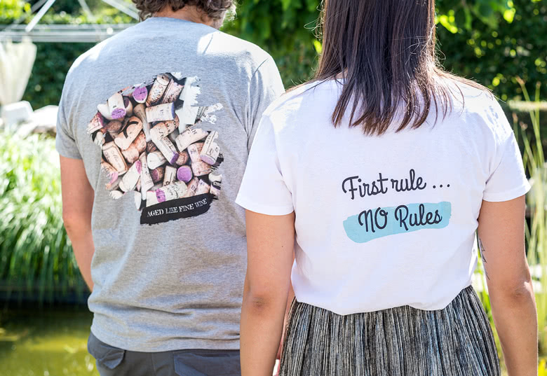 Bild von   t shirt grau rueckseite ljpg | fotogeschenkideende 🎀 Geschenke mit eigenem Foto Motiv o Text