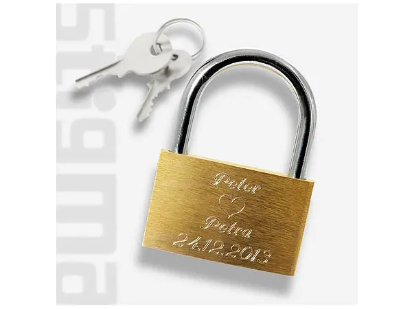 Bild von   liebesschloss mit ihrer persoejpg | fotogeschenkideende 🎀 Geschenke mit eigenem Foto Motiv o Text
