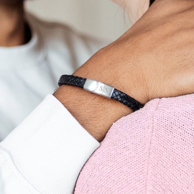 Bild von   lederarmband mit gravur gefljpg | fotogeschenkideende 🎀 Geschenke mit eigenem Foto Motiv o Text